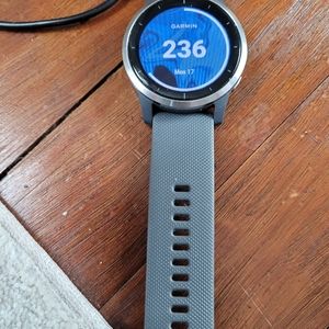 Smart watch Garmin Vivoactive 4
